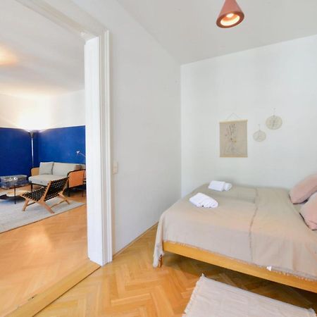 Beautiful Flat Next To Karlskirche เวียนนา ภายนอก รูปภาพ