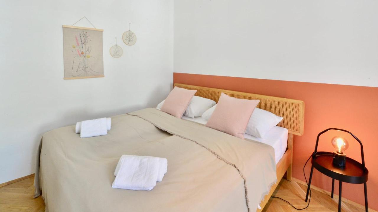 Beautiful Flat Next To Karlskirche เวียนนา ภายนอก รูปภาพ