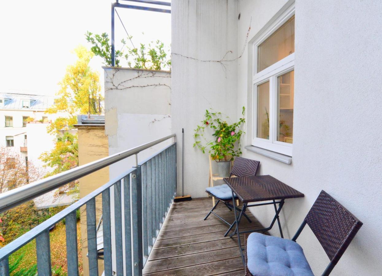Beautiful Flat Next To Karlskirche เวียนนา ภายนอก รูปภาพ