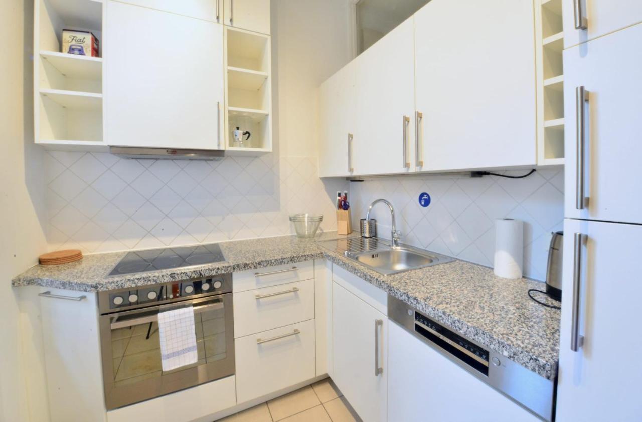 Beautiful Flat Next To Karlskirche เวียนนา ภายนอก รูปภาพ