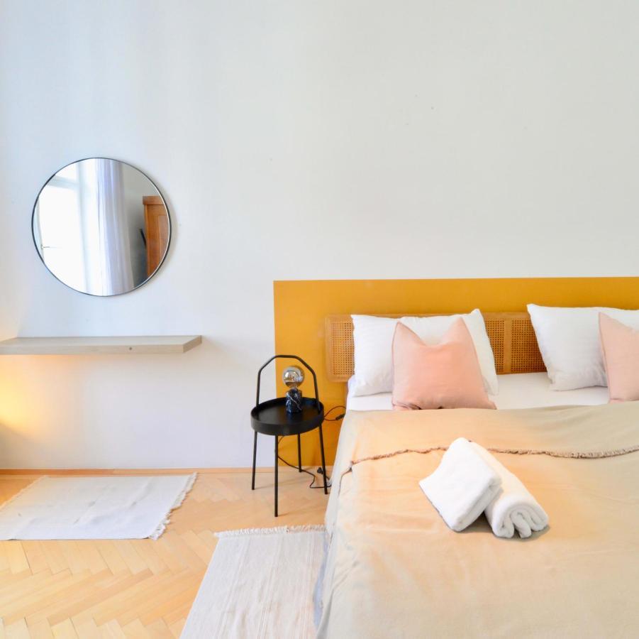 Beautiful Flat Next To Karlskirche เวียนนา ภายนอก รูปภาพ
